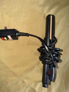 CHI Black Hair Straightener with Ceramic Plates